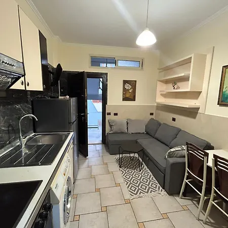 Lovely And Quite Appartament 1-4 5maji Daire