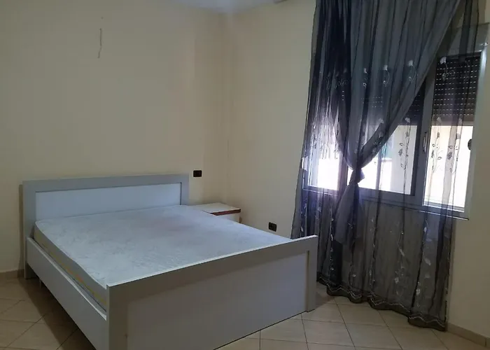 Lovely And Quite Appartament 1-4 5maji Daire *