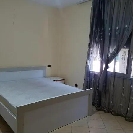 Lovely And Quite Appartament 1-4 5maji Apartment *