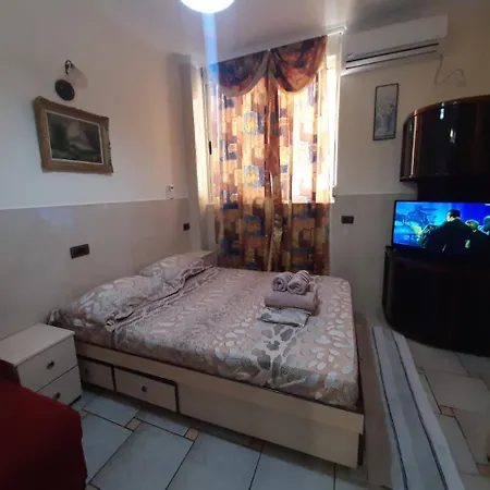 Lovely And Quite Appartament 1-4 5maji Apartment