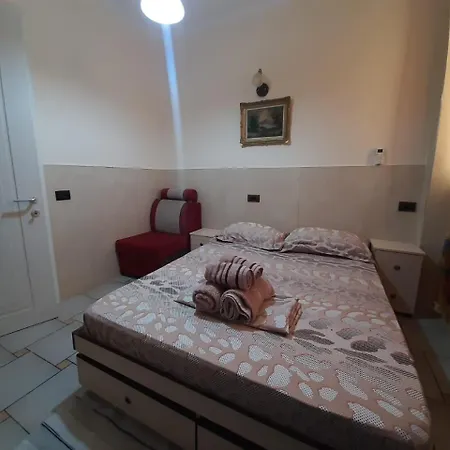 Lovely And Quite Appartament 1-4 5maji Apartment *