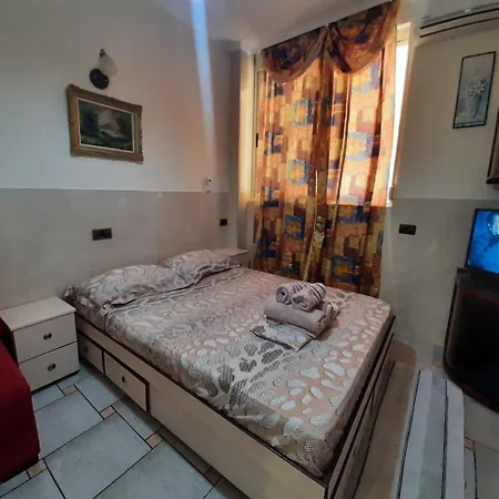 Lovely And Quite Appartament 1-4 5maji * Tirana